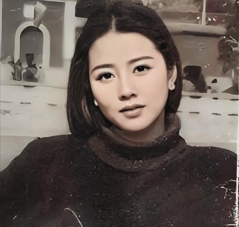 1969年，17岁的女知青张梅香被领导叫到办公室，一把将她抱住，绝望之际，她没有