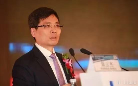 周云杰直面网友质疑再做宣纸熨烫面对网友的质疑，周云杰选择用行动回应，再次进行宣纸