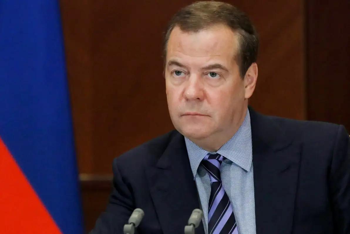 千亿资产博弈背后：梅德韦杰夫的强硬警告改写俄欧棋局
 
千亿资产牵动全球神经！梅