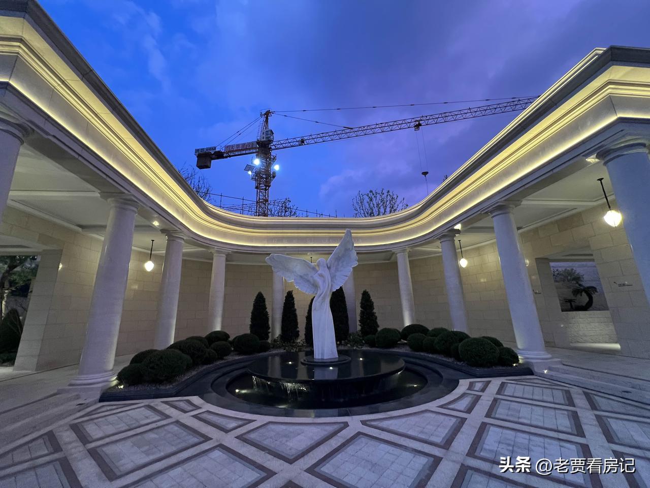 杭州城西法式排屋+叠墅！
     现在新房品质越来越好，除了花园大小，户型、地