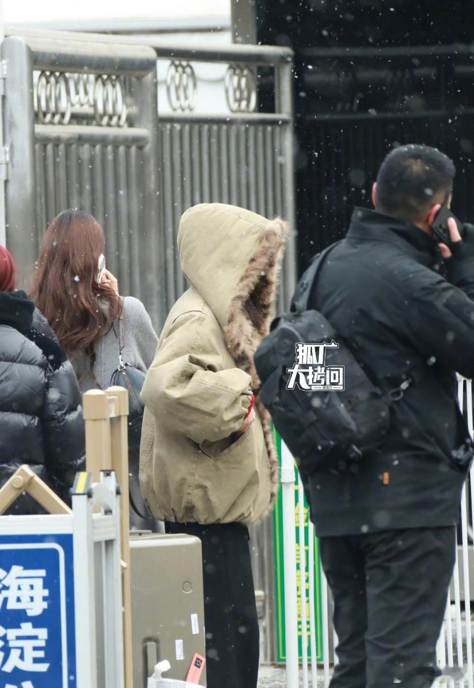 白鹿现身央视春晚大联排白鹿现身春晚联排了 白鹿现身春晚联排啦！！期待白鹿在春晚上