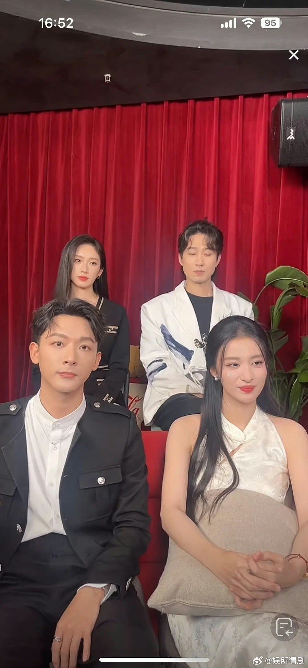 感觉王楚然的颜值完全被后面刘令姿给碾压了呀 ​​​