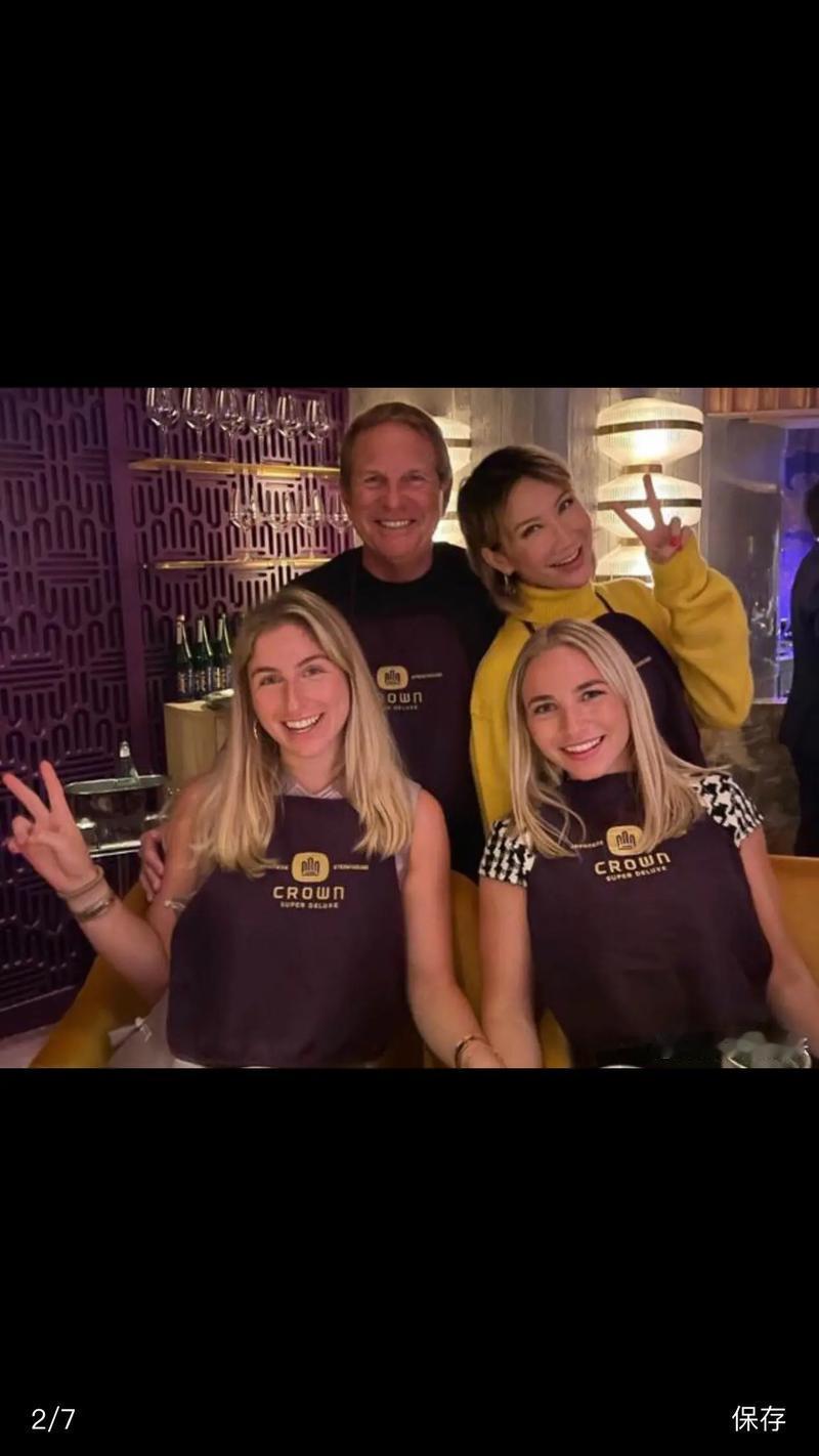 歌手李玟36岁嫁给大自己16岁二婚加拿大老公，老公和前妻有两个女儿，李玟与加拿大