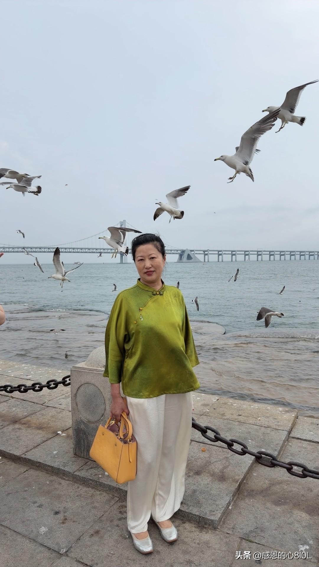 作为土生土长的辽宁人，
一提到辽宁，脑海里最先浮现的画面是：

首先是烟火气满满