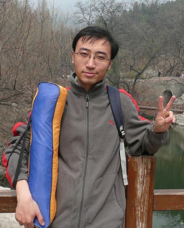 清华北大“双料学霸”李永乐在北京求职时，屡屡碰壁，外企不要他，世界500强也不要