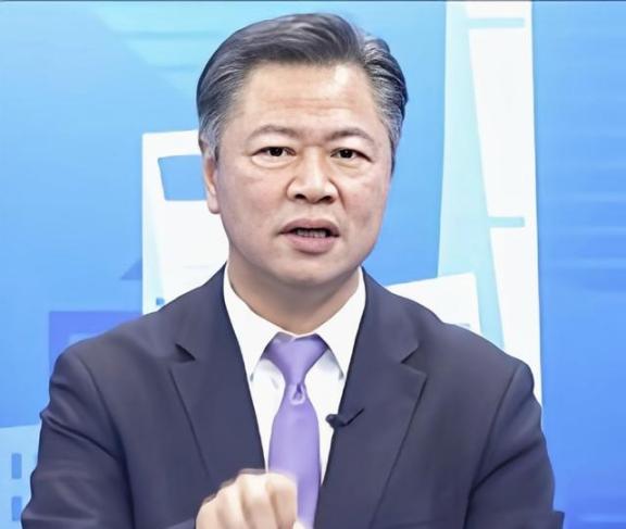 赖岳谦太敢说了，直言中国战略思维过时了！他说：中国大陆过去一直强调自己不怕事也不