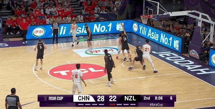 王俊杰翻身跳投中国男篮首节领先新西兰9分 ​​​