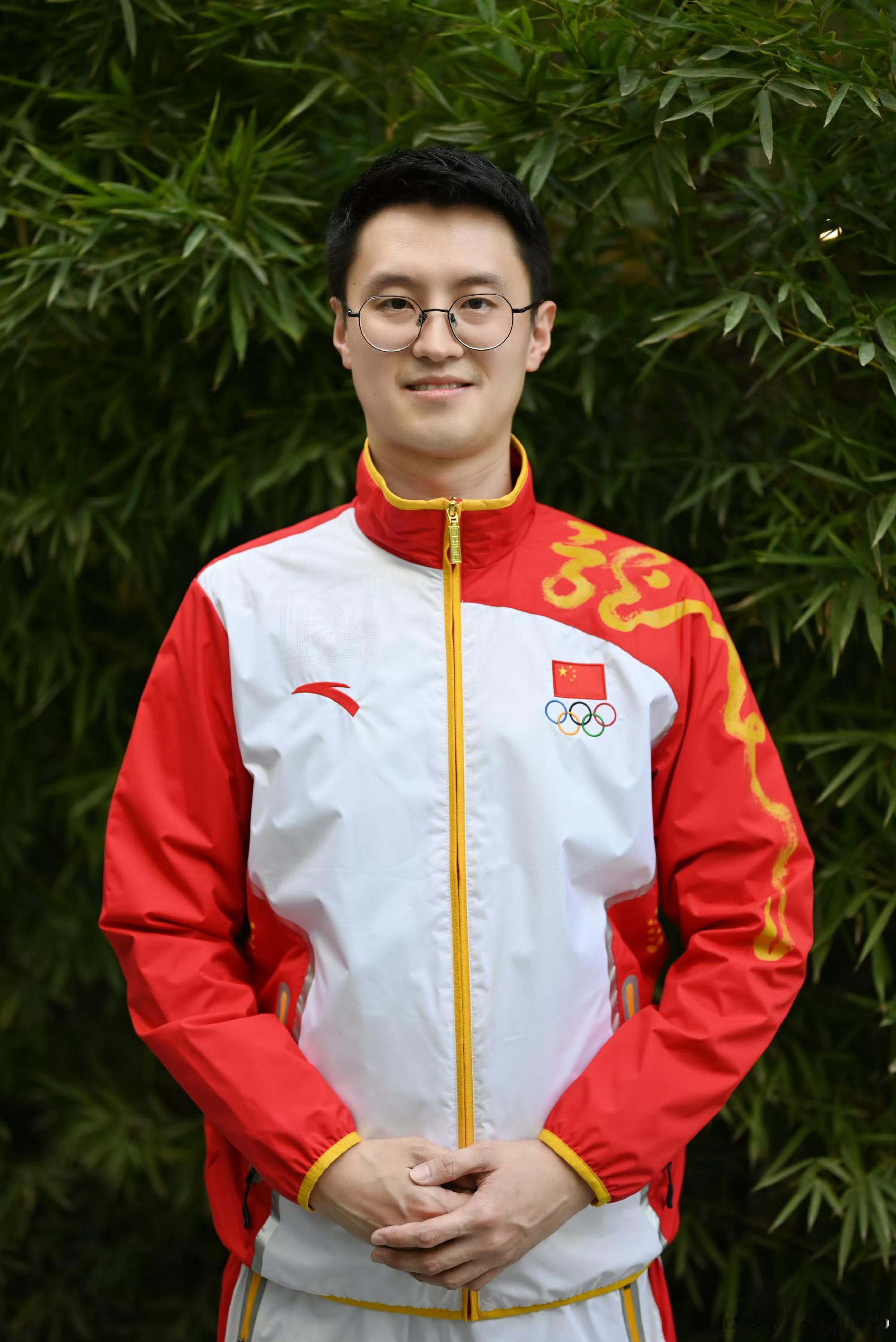 亚运会领奖服公布了，中国队以往的领奖服都是暖色为主，这是第一次用蓝色，别说还真的
