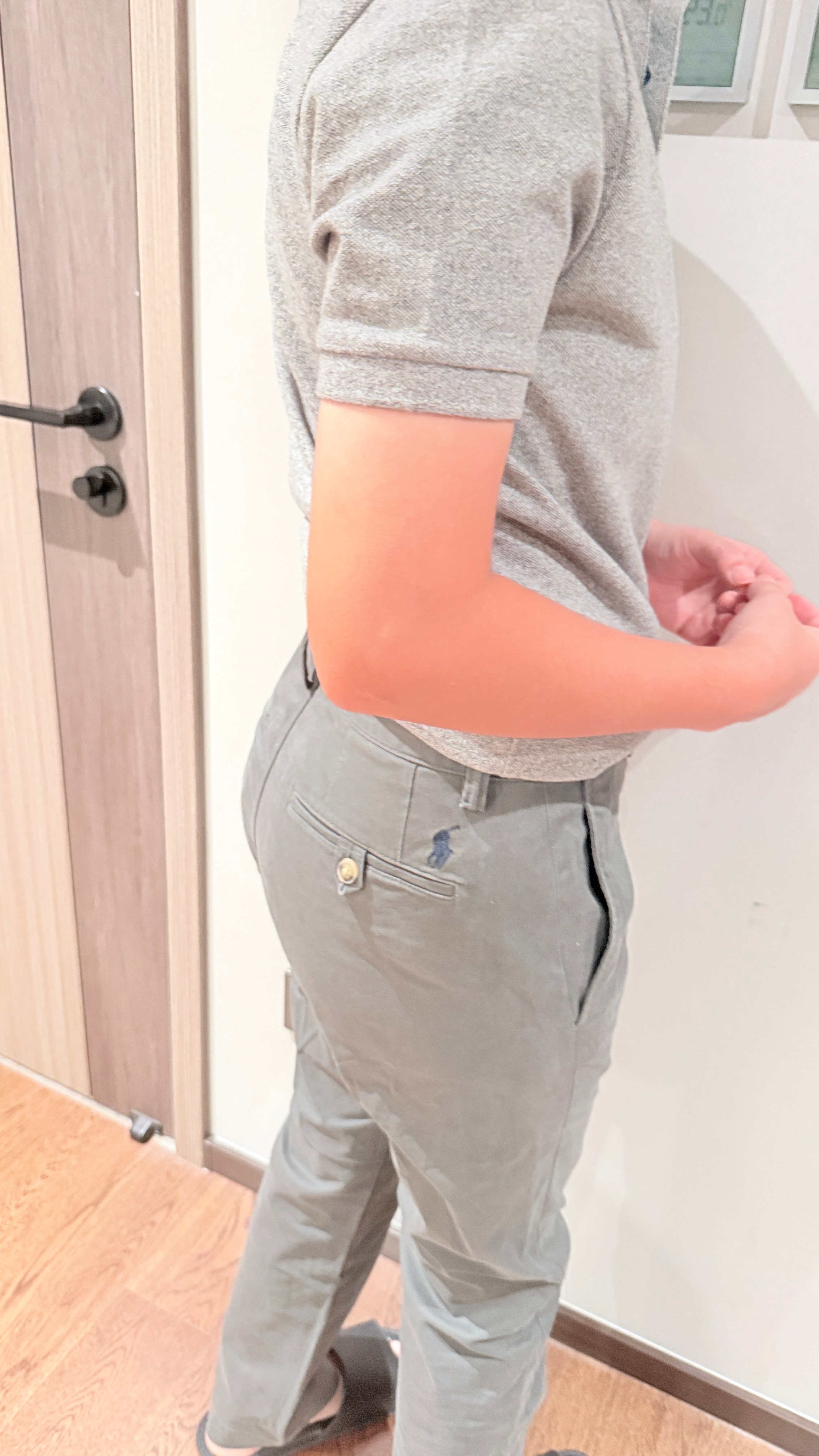 这一套可以了吧 大h随便一套衣服 可以买我目前摆在明面上所有的衣服了哈哈哈哈不是