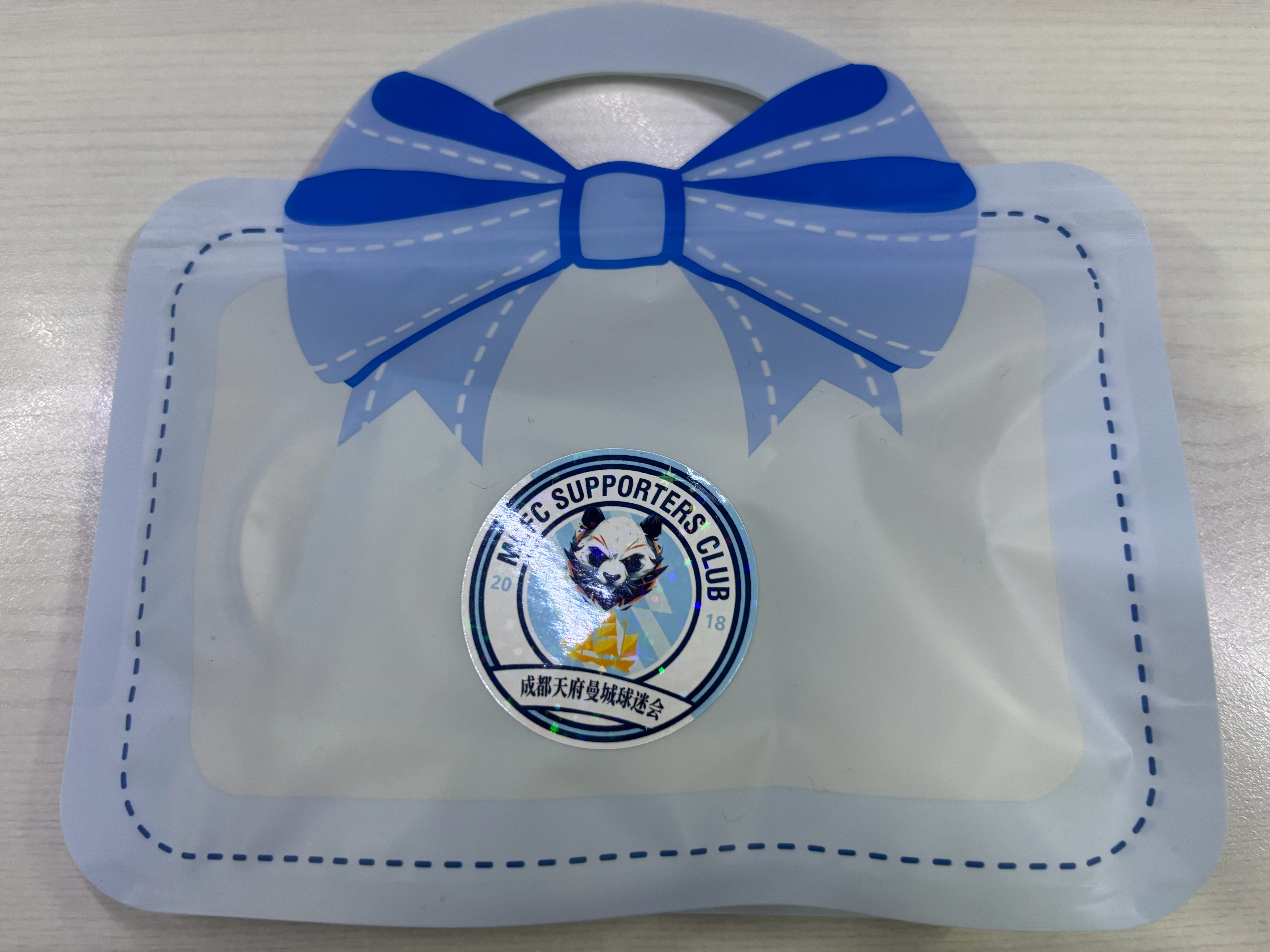 为周日足总杯半决赛看球活动准备的伴手礼