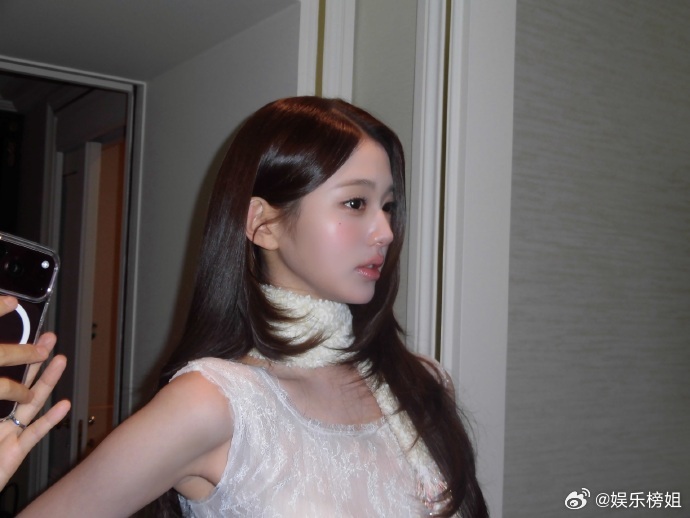 Dior认领张元英Wonyoung at the Dior Summer 202