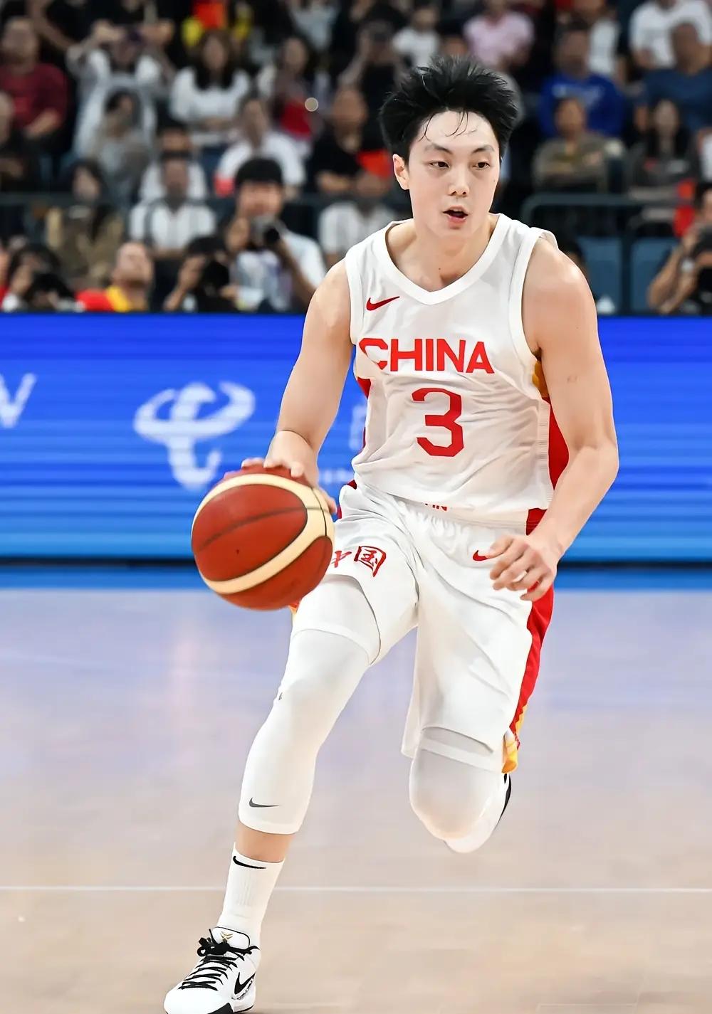 中国男篮官方已公布明日（2月26日18:05）世预赛客场对阵日本的12人最终名单