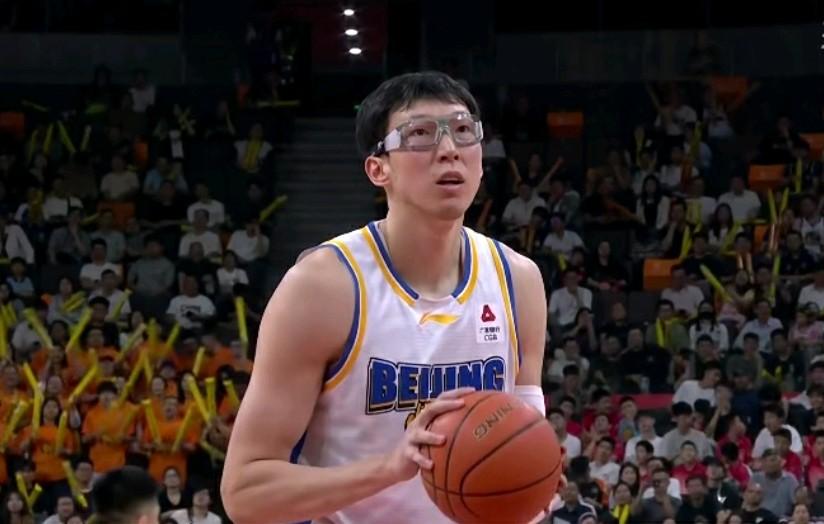 周琦：练练罚球吧！

作为一名CBA联赛职业老球员，罚球技术为何如此之差？在北京