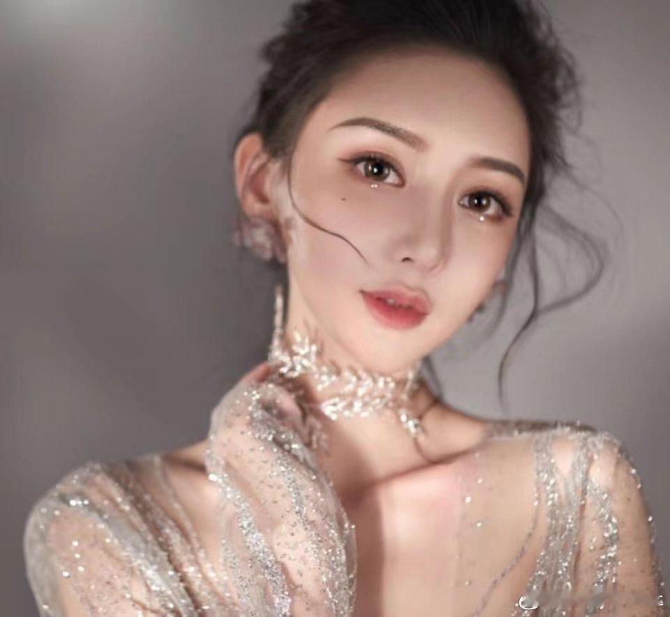 #叶珂曾用过的头像##叶珂这几年变化好大#喜欢喜欢，叶珂真的非常好看，这很难不爱