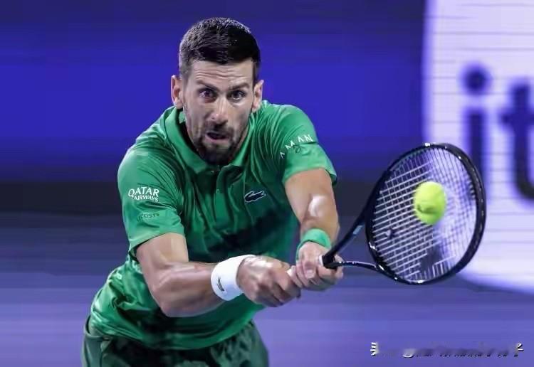 老兵不死！38岁德约赢了！挺进决赛。
4个小时比赛看得我的心跌宕起伏！体育不但是