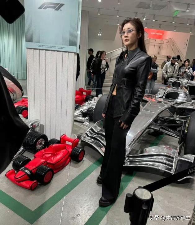 F1中国站期间，上海街头的大咖含量好高！乒乓球奥运冠军陈梦ALL BLACK皮衣