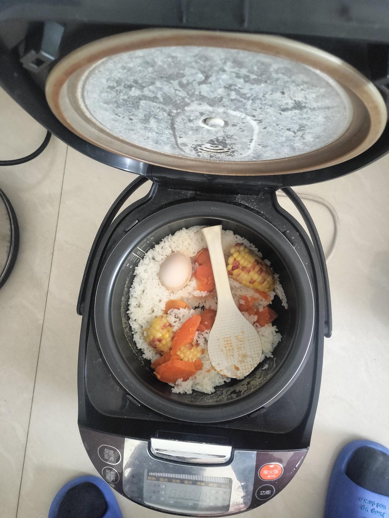 我这算重温儿时的记忆吗？
我记得小时候，家里兄弟姐妹多，粮食不够，吃早饭时，兄弟