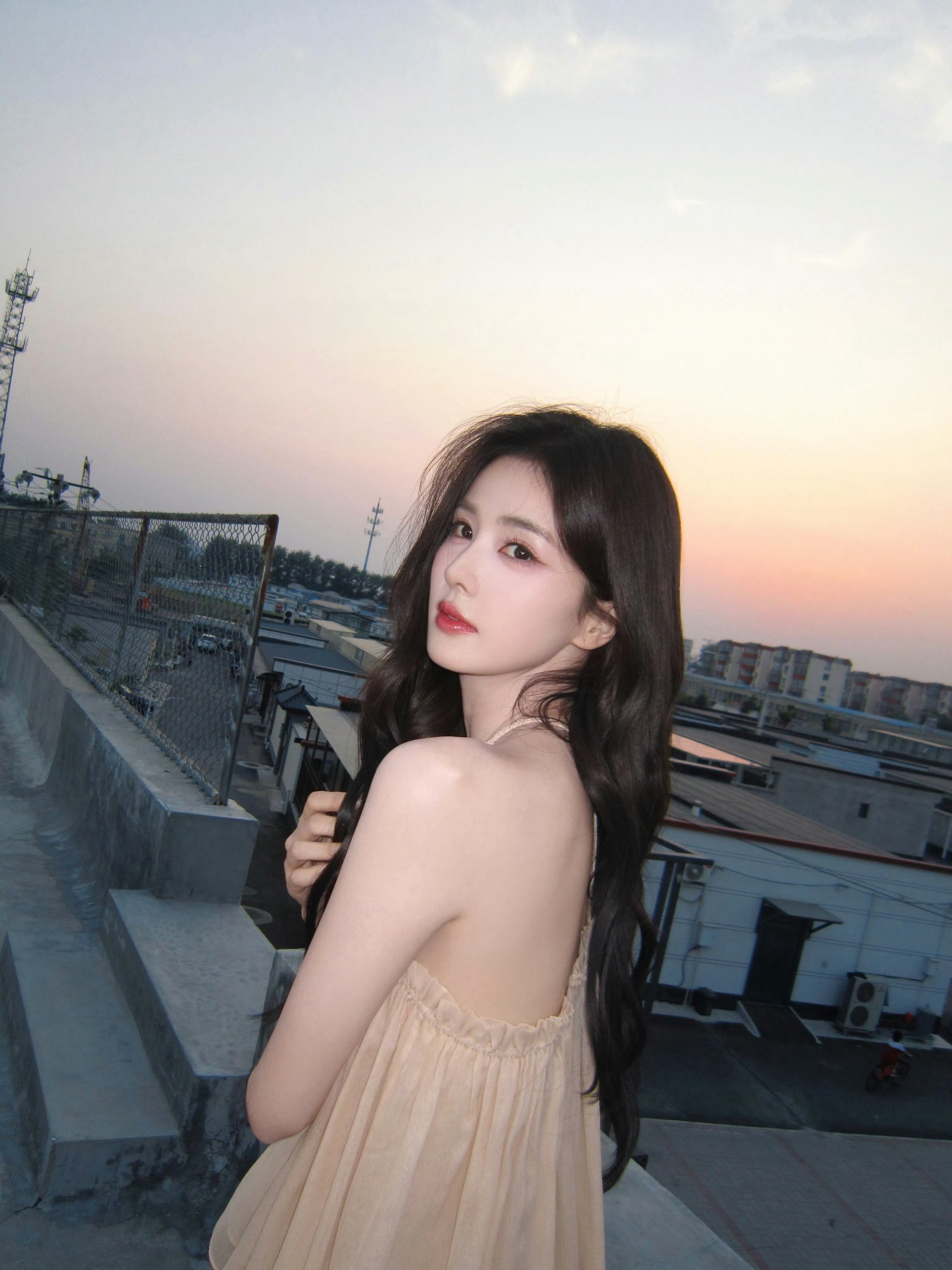 白鹿进组前的状态状态好到爆 太美了 期待王韵娜