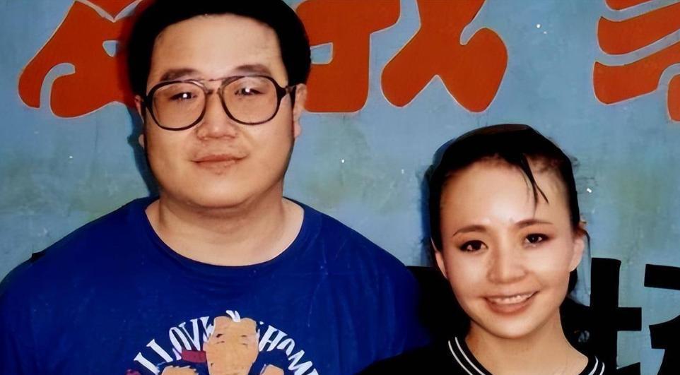 1997年那纸离婚协议曝光时，吃瓜群众都惊了，英达用300万和90平房子换来的，