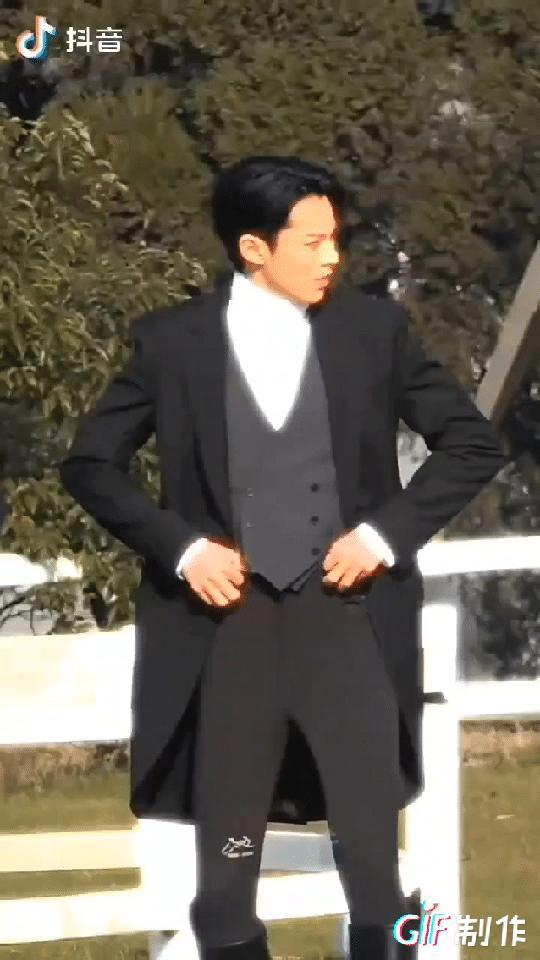 疑似王鹤棣网传女友去了演唱会人家是单身，别造谣了，粉丝都知道他单身的，多么洁身自