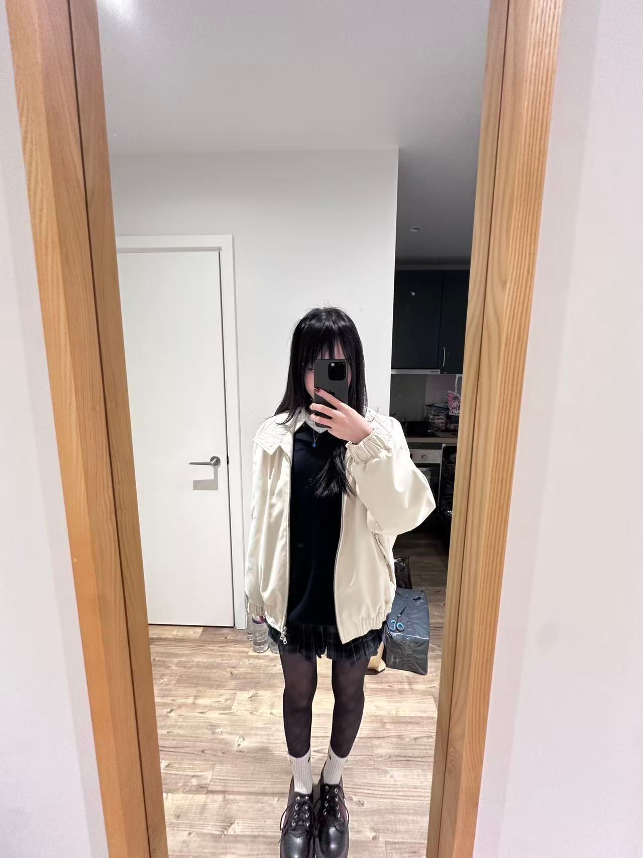 妹妹昨天现场强势观战英格兰0比1日本 这虽是日本第一次击败英格兰。但是好像大家对