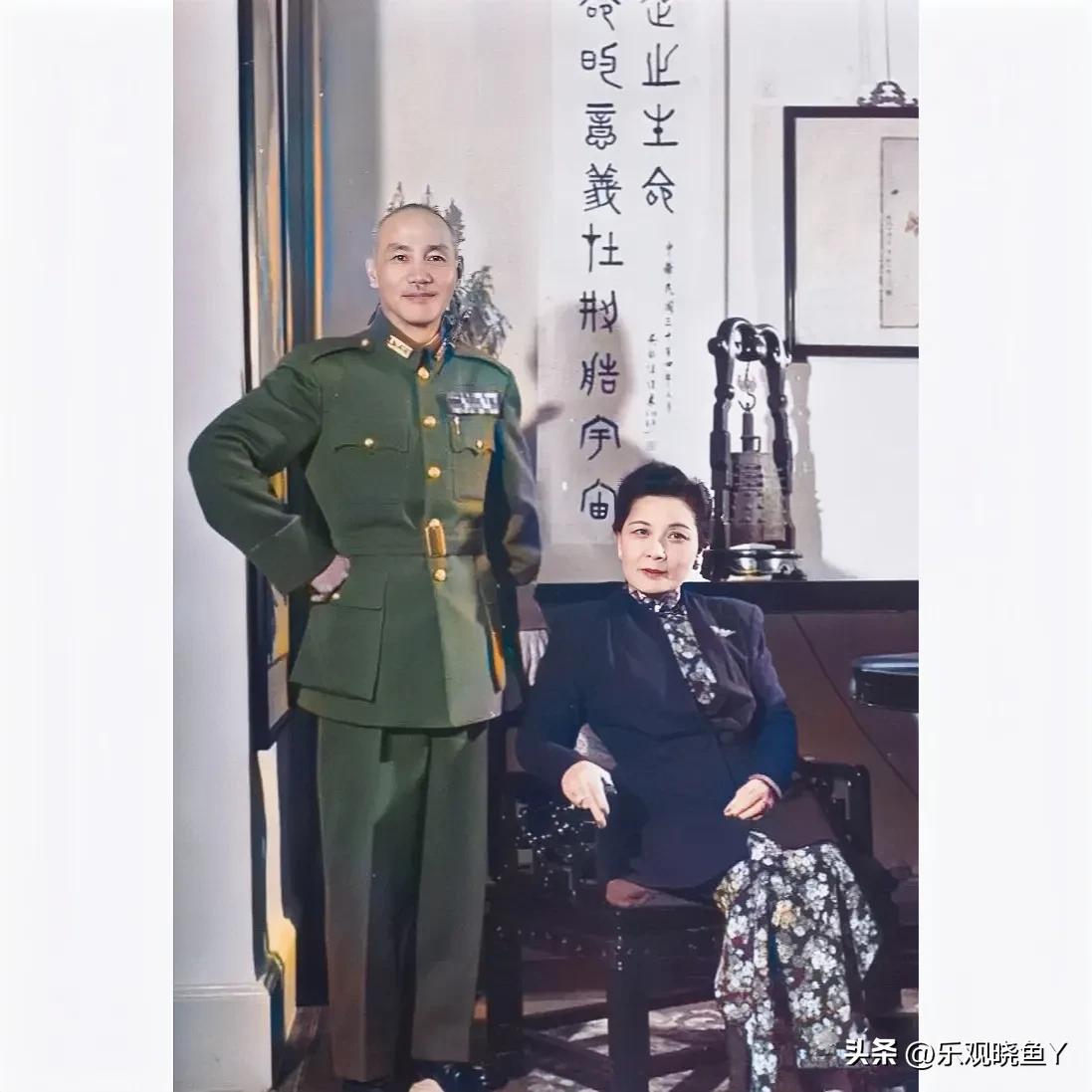 上世纪四十年代，南京，蒋介石和夫人宋美龄的合影老照片