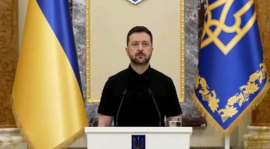 美国马上就要被泽连斯基骂了，因为美国恢复了与俄罗斯的交易。
美国时隔一年后又重新