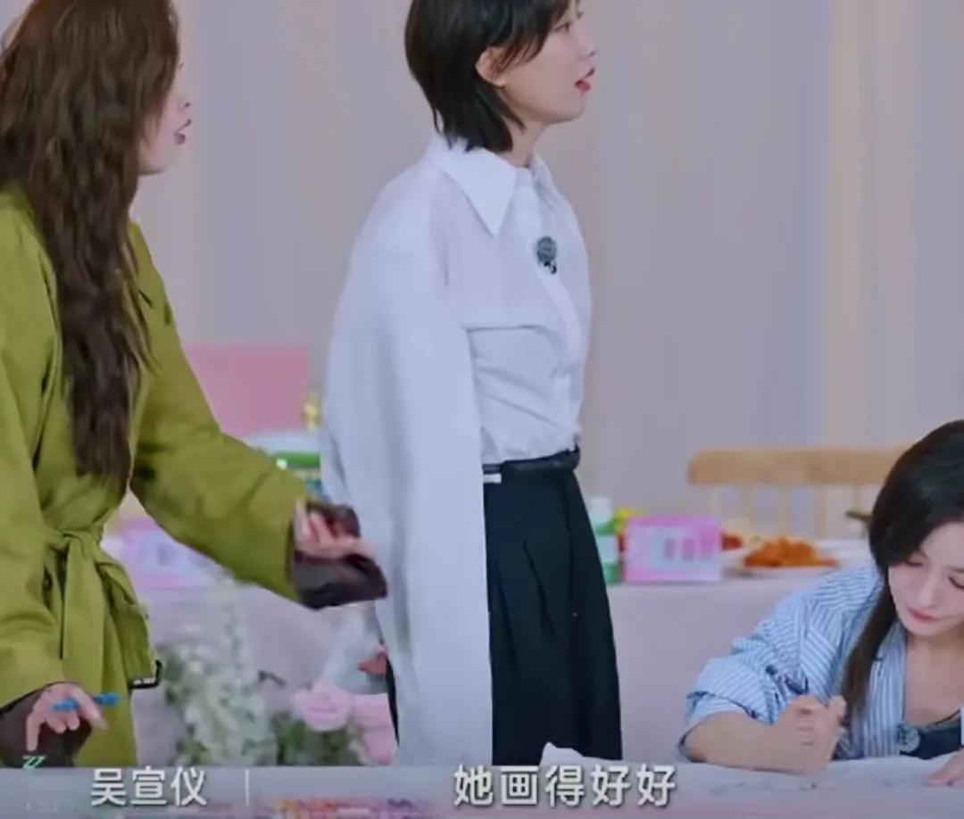 李晟真的是严重被低估的演员
2011年她凭《新还珠格格》爆火，可铺天盖地的质疑也