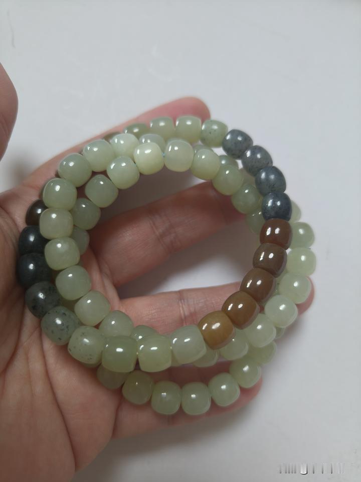 先说票，今天大概率市场是要涨的，再卖啊，再不卖的话下周更恶劣。然后下周可能就不说