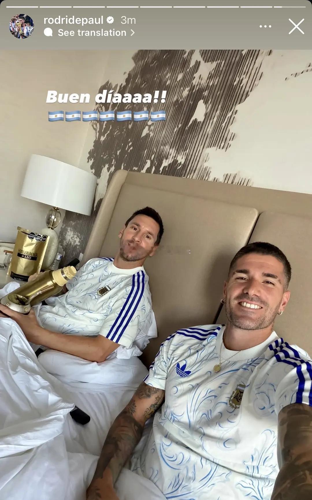 ⚽德保罗ins晒和梅西的床照 