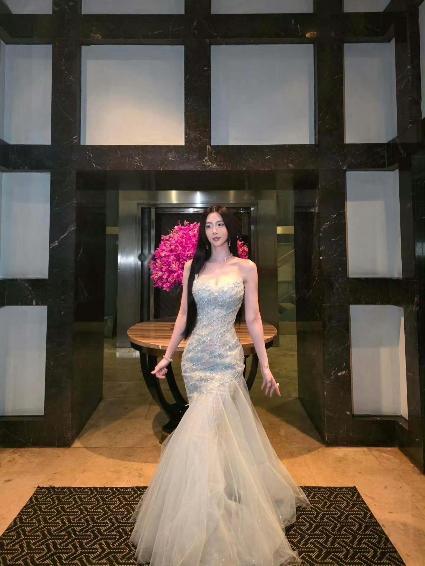 “克拉拉”李成敏选美有活动性感装造[害羞] ​​​