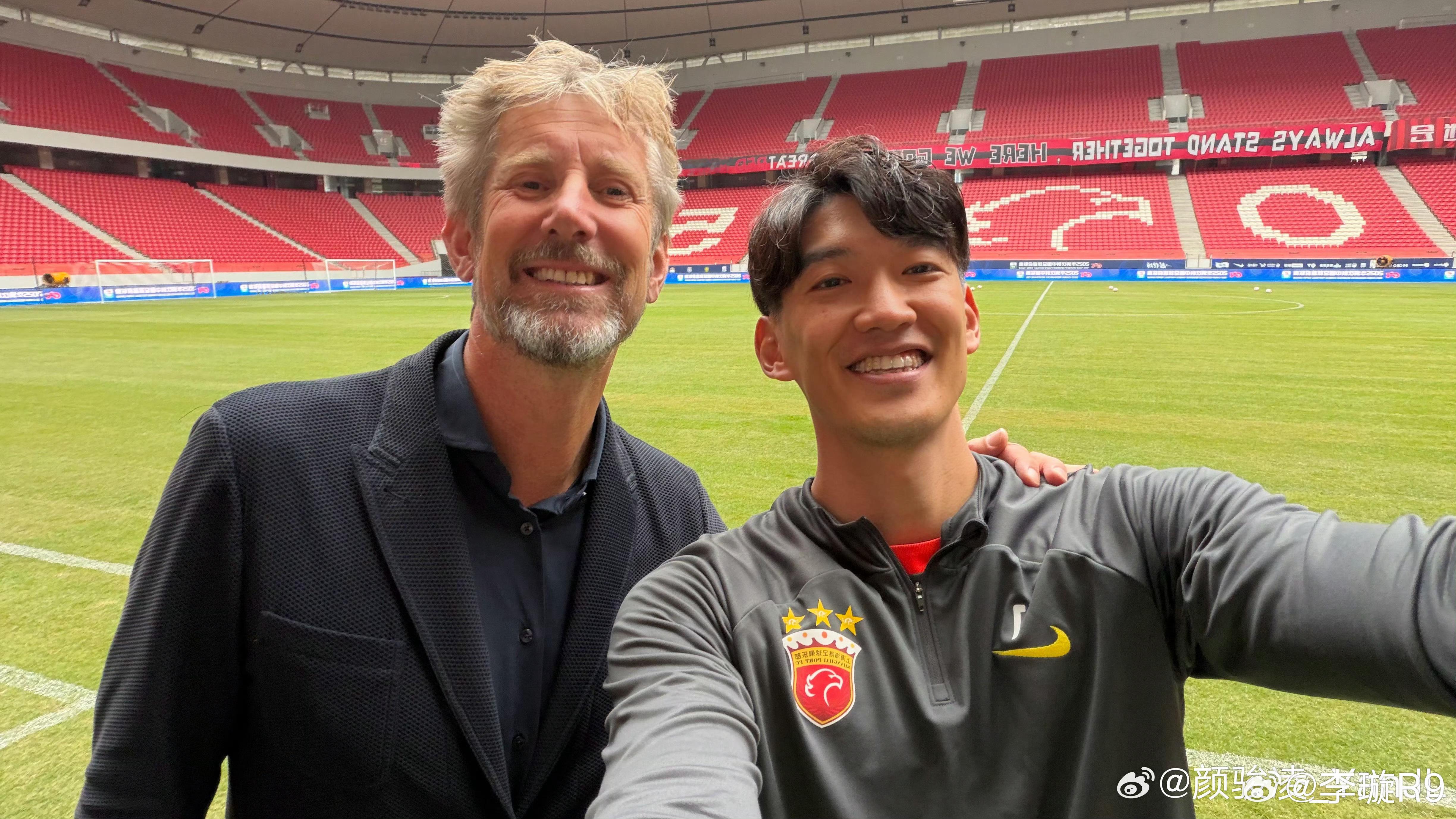 颜骏凌谈海港争冠占据先机的原因，我是觉得说的很中肯：我觉得首先是主教练对球队的改