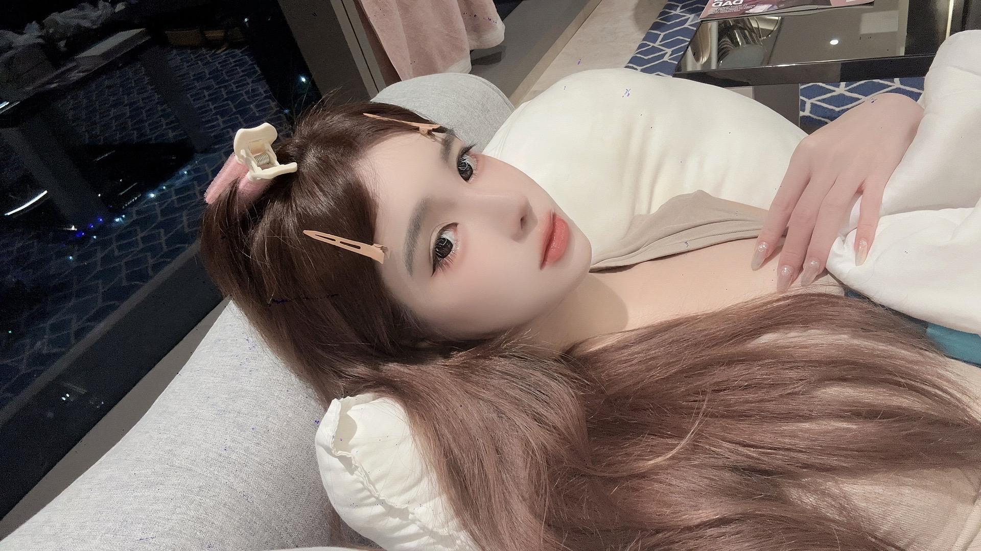 你装作很爱我的样子 然后把错都怪到我身上，真的让我在很长一段时间里都在...