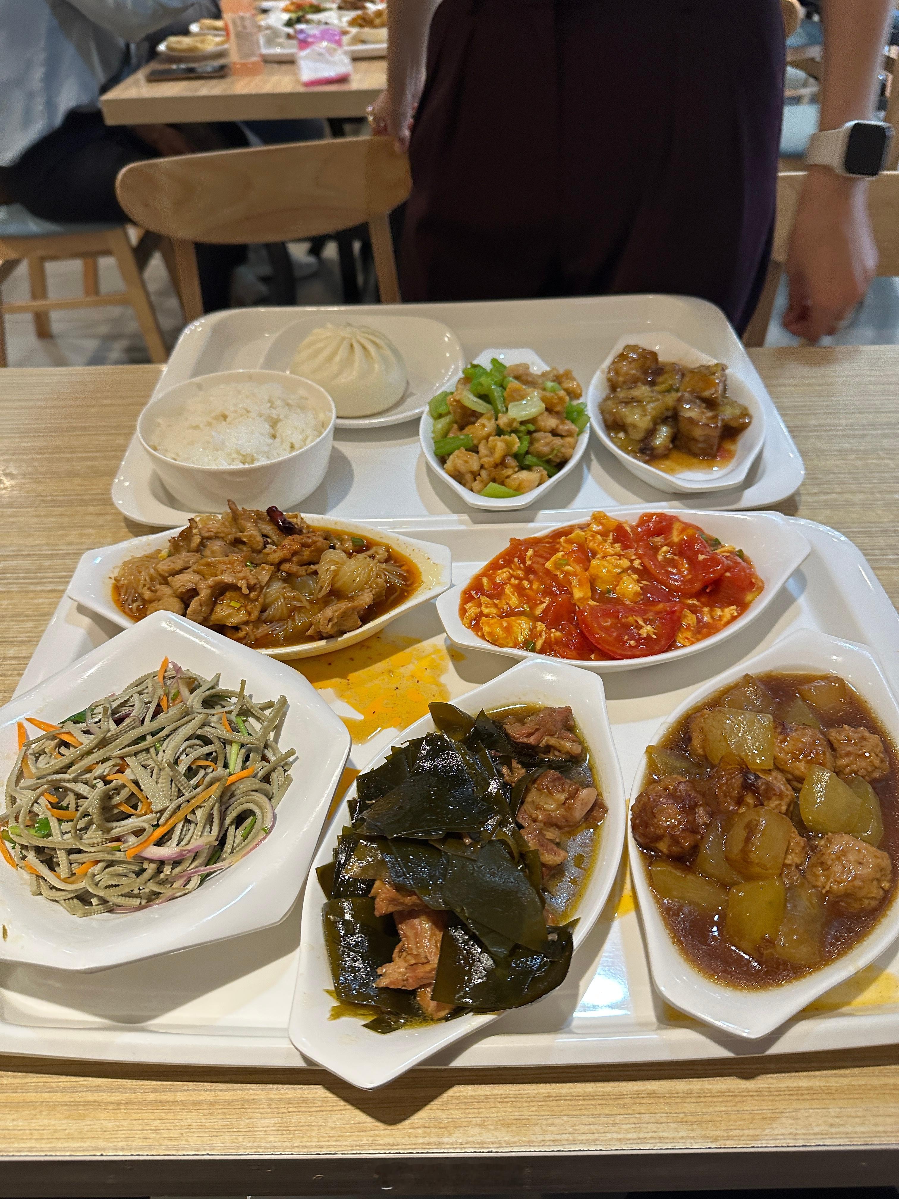 也不知道我们公司啥时候也能配个食堂[污]​​​