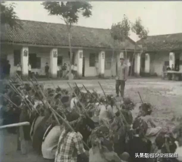 退休证一到手，我单方面宣布：全面解放。

年轻时欠下的风景，现在连本带利讨回来—