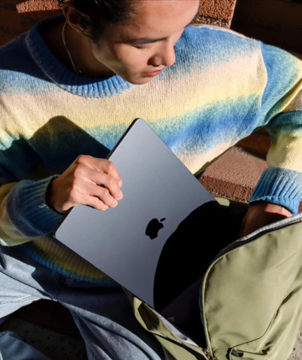 苹果突然上新了2024款MacBook Air，芯片和颜色成一大亮点。

没想到