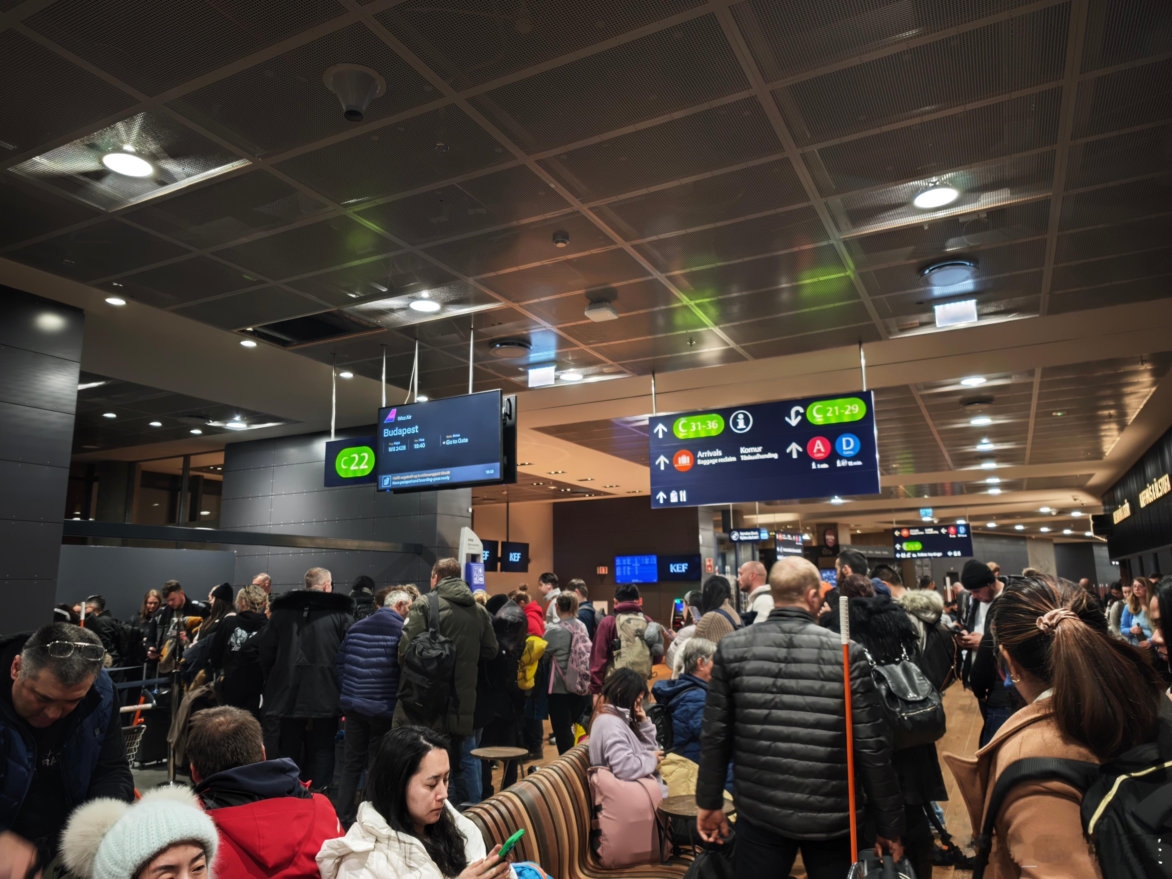 老马在路上 返程时选择了一个特别划算的航班冰岛乘坐维兹航空在布达佩斯中转回北京飞