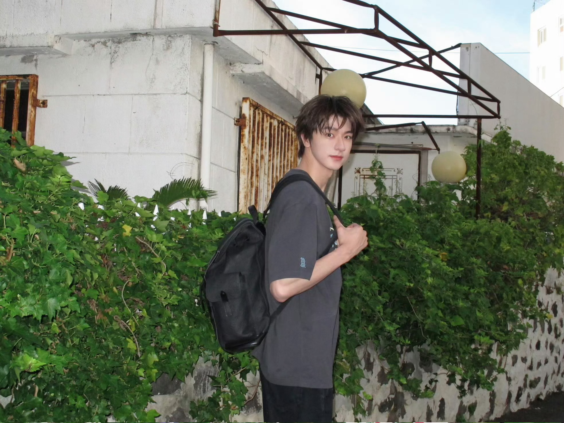 我未来男友请认真学习：林一旅行拍照姿势林一男大赛道没输过