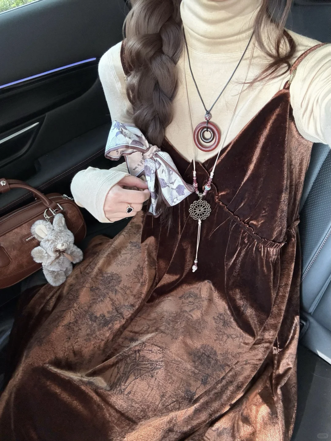 看起来贵贵的丝绒裙！！