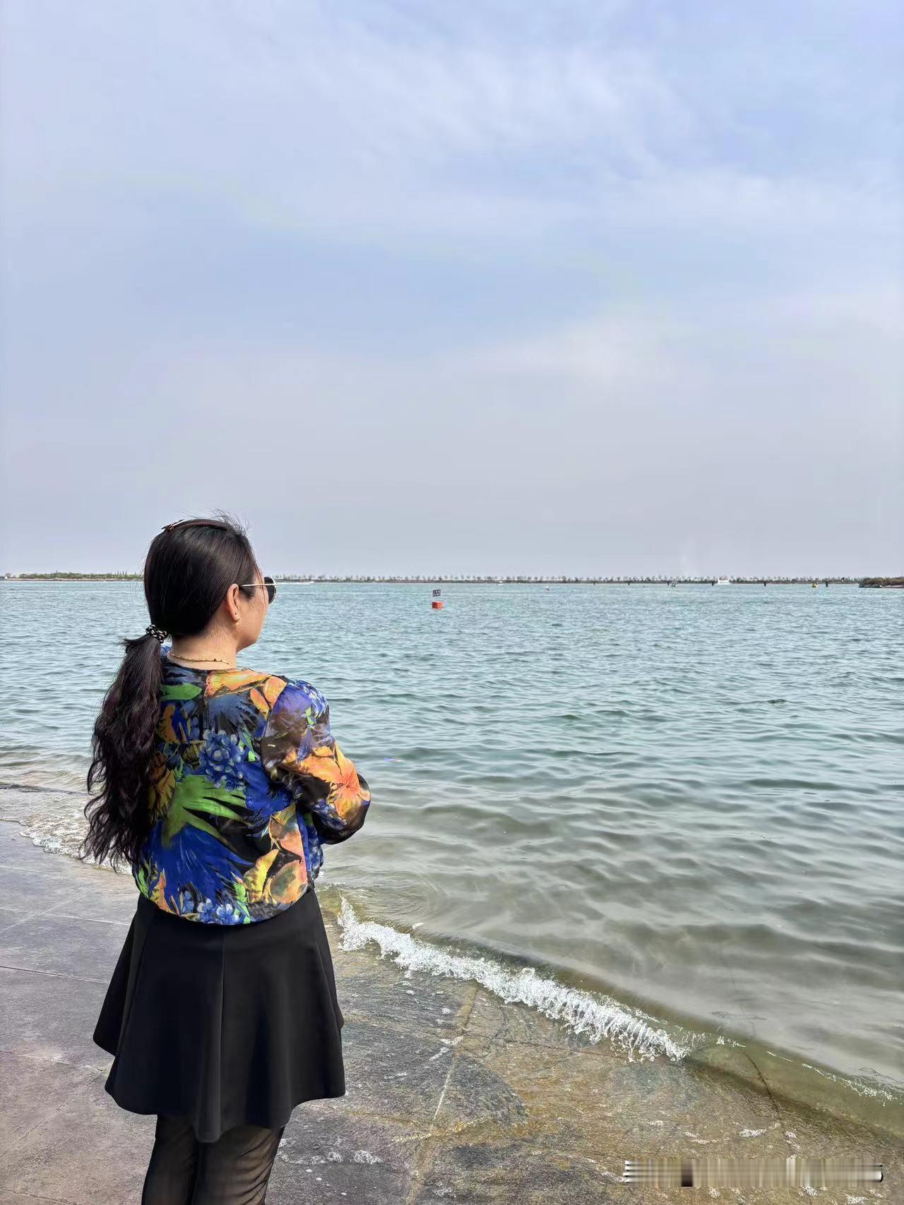 要说凄美的爱情故事，梁山伯与祝英台必须拥有姓名。祝英台女扮男装求学，和梁山伯同窗
