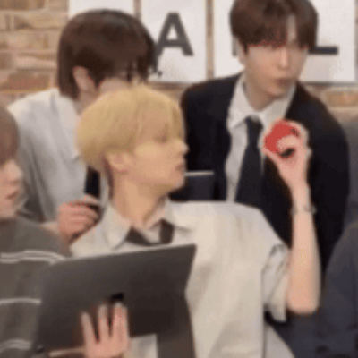 李相沅是不是美瞳滑片了？ 