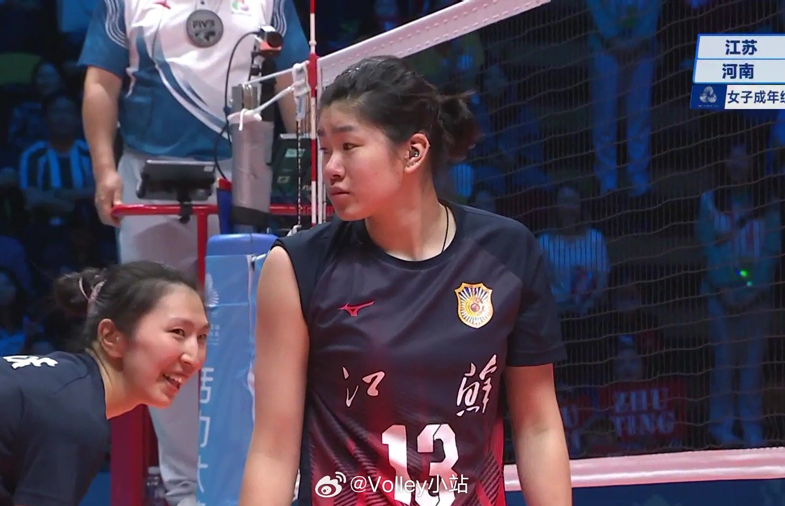 女排小组赛A组，江苏女排3比0河南女排（25-18 25-16 25-17），江