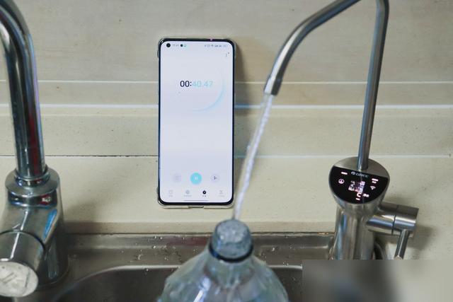 净水器买得起用不起？我家那台一年滤芯费快上千，真的心疼到滴血！最近刷到好多人吐槽