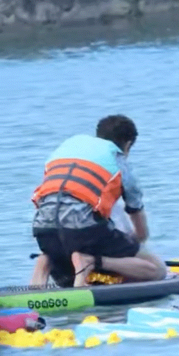 收小鸭子玩具中（cr🫘王鹤棣亲爱的客栈2026