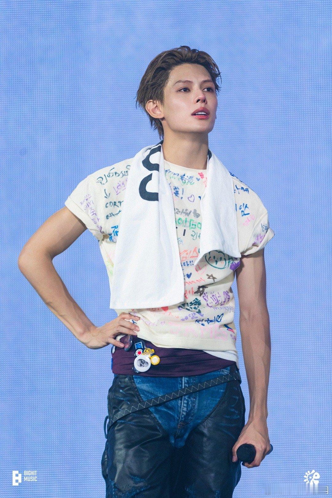 🫶 我们JAMES以后一直走花路吧，一直开开心心的，就算是流泪也一定要是幸福的