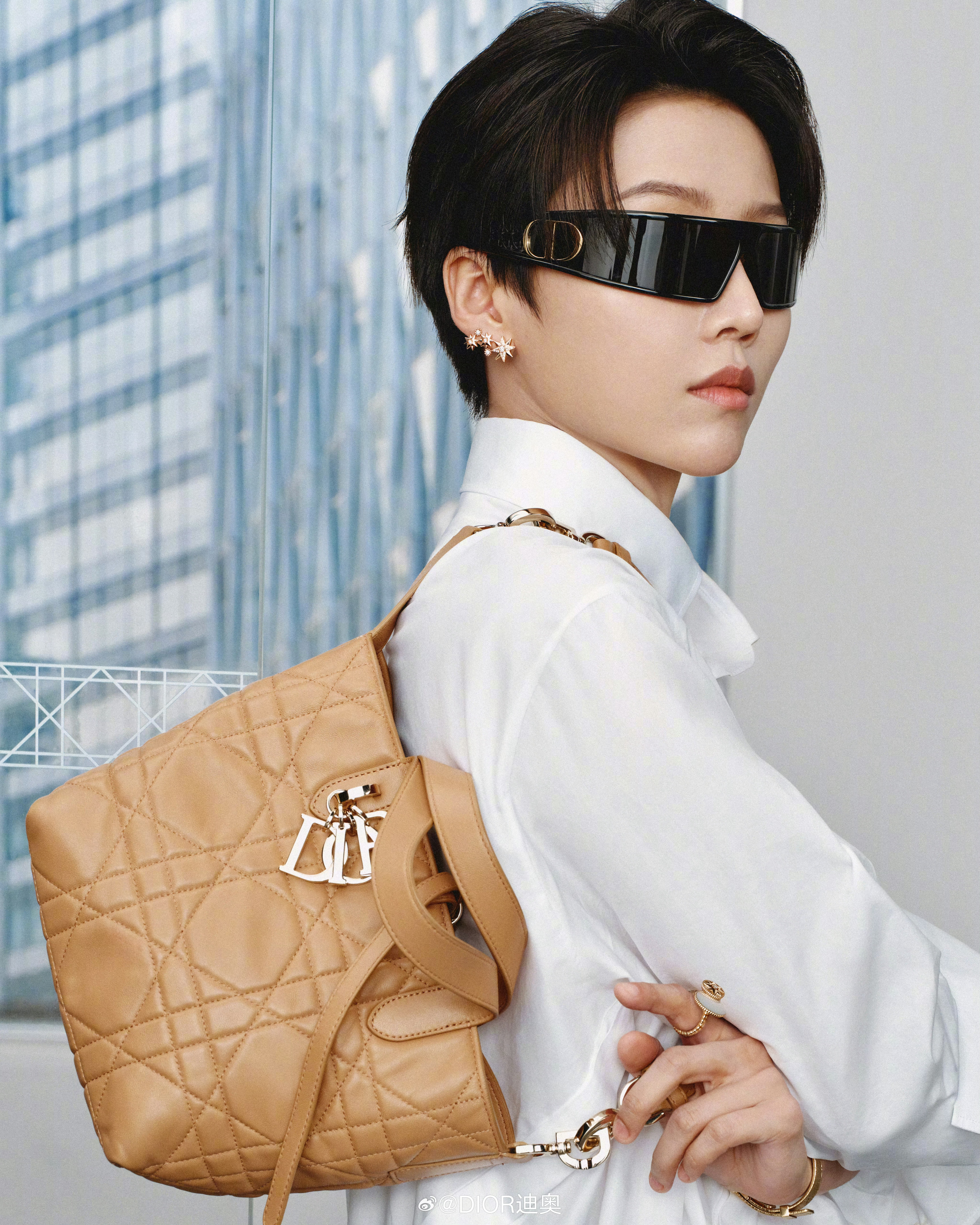 其实XINADU的墨镜模特图完全可以让主理人来🥺女神美貌建模怪好权威的大片🤲