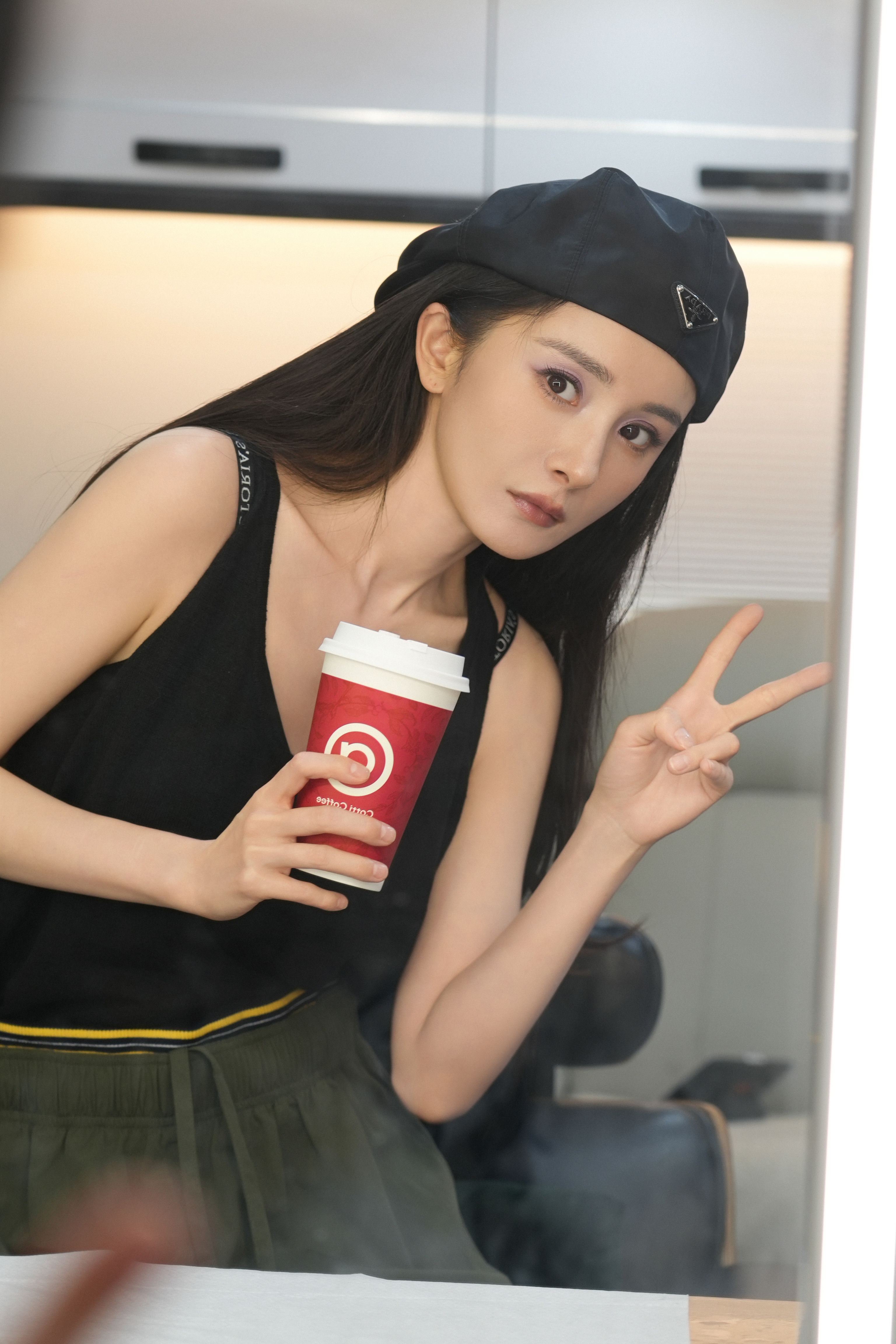 杨幂  VD九月生日榜活动来袭，来给姐姐解锁生日应援吧！详情🔎网页链接杨幂杨幂