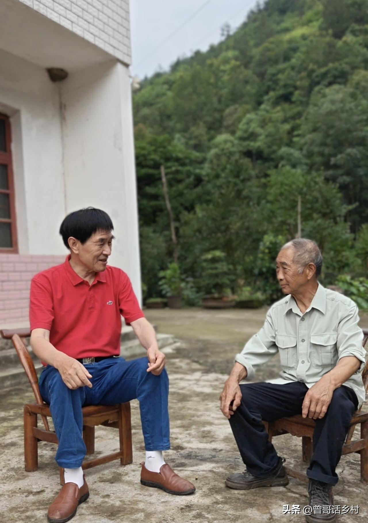今天跑了八十多公里山路，探望一位高山村的老支书。当年这个村还没通公路，全村仅有一