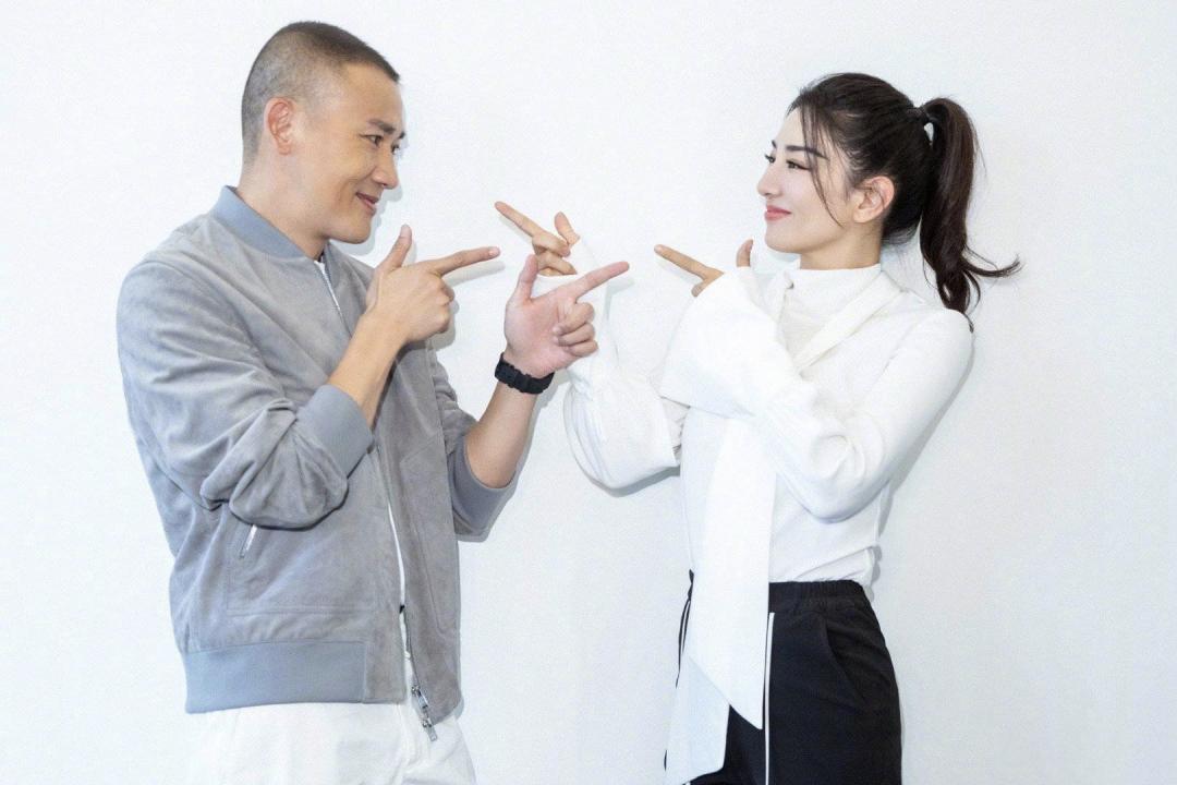 一次采访，聂远竟然大胆谈论“因戏生情”，惊得主持人都一愣一愣的，第一次发现聂远竟