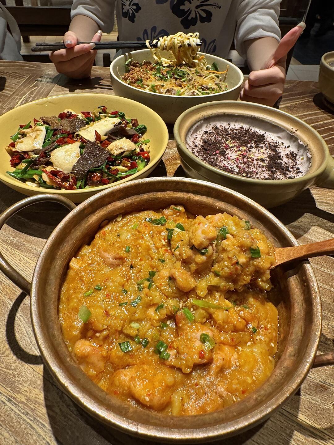 我在上海吃完最开朗的一顿！！！